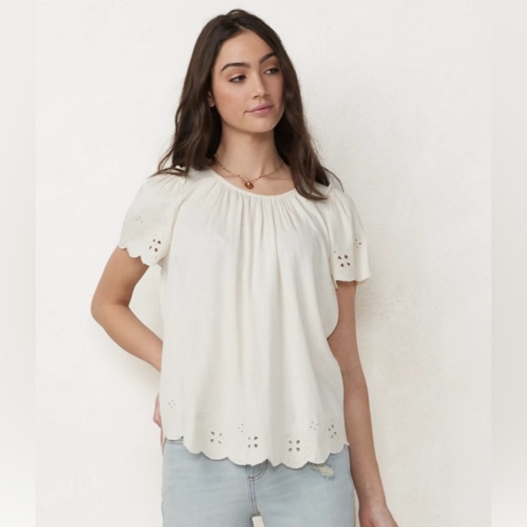 LC Lauren Conrad Tops - LC Lauren Conrad Women’s Cream Scoopneck Blouse Size L